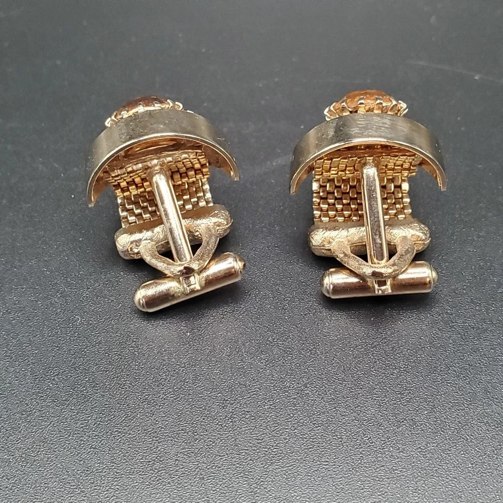Vintage Eye Shaped Cuff Links With Glass Stone Center & Mesh. Goldtoned